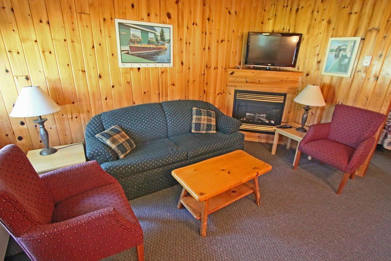 Colonial Bay Motel And Cottages Huntsville Eksteriør bilde