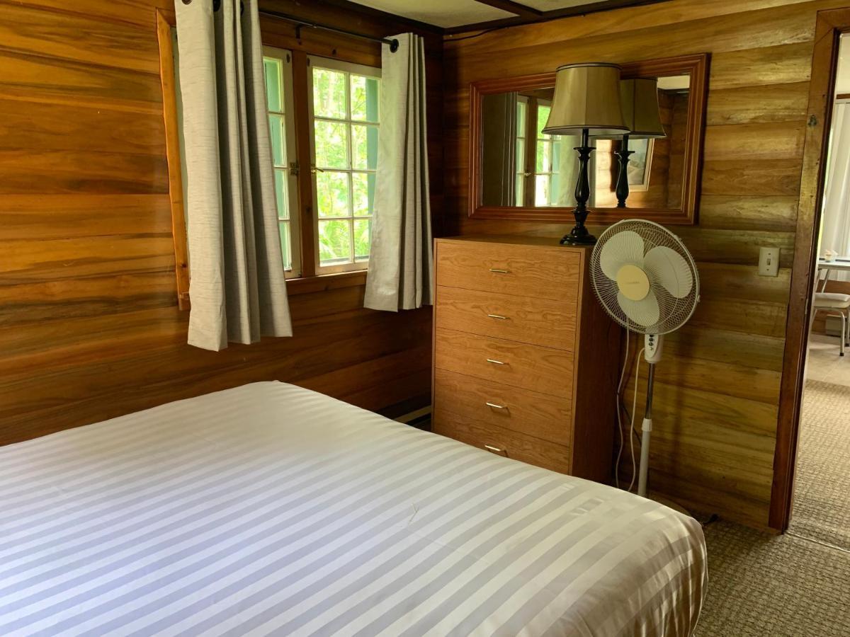 Colonial Bay Motel And Cottages Huntsville Eksteriør bilde