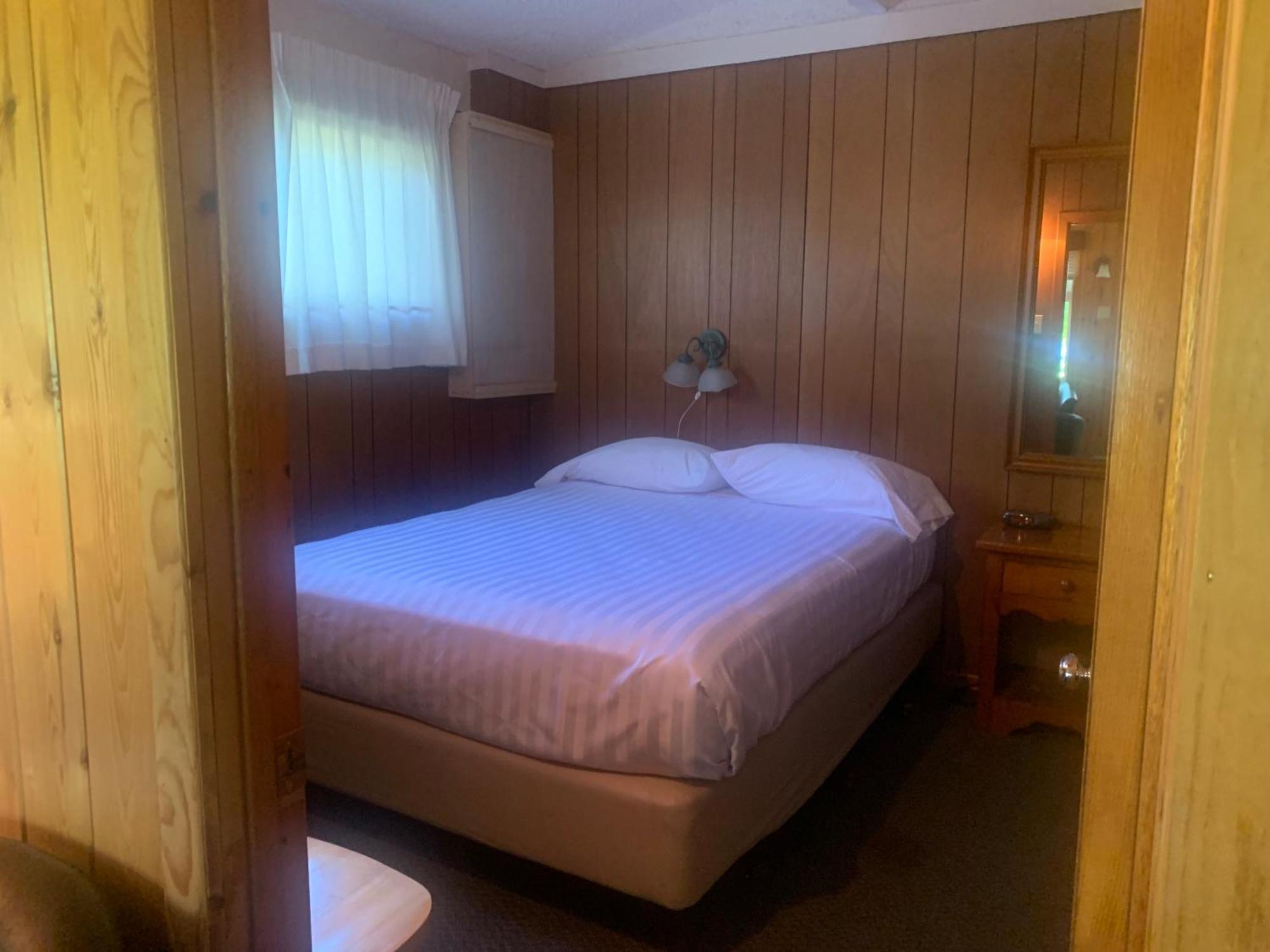 Colonial Bay Motel And Cottages Huntsville Eksteriør bilde