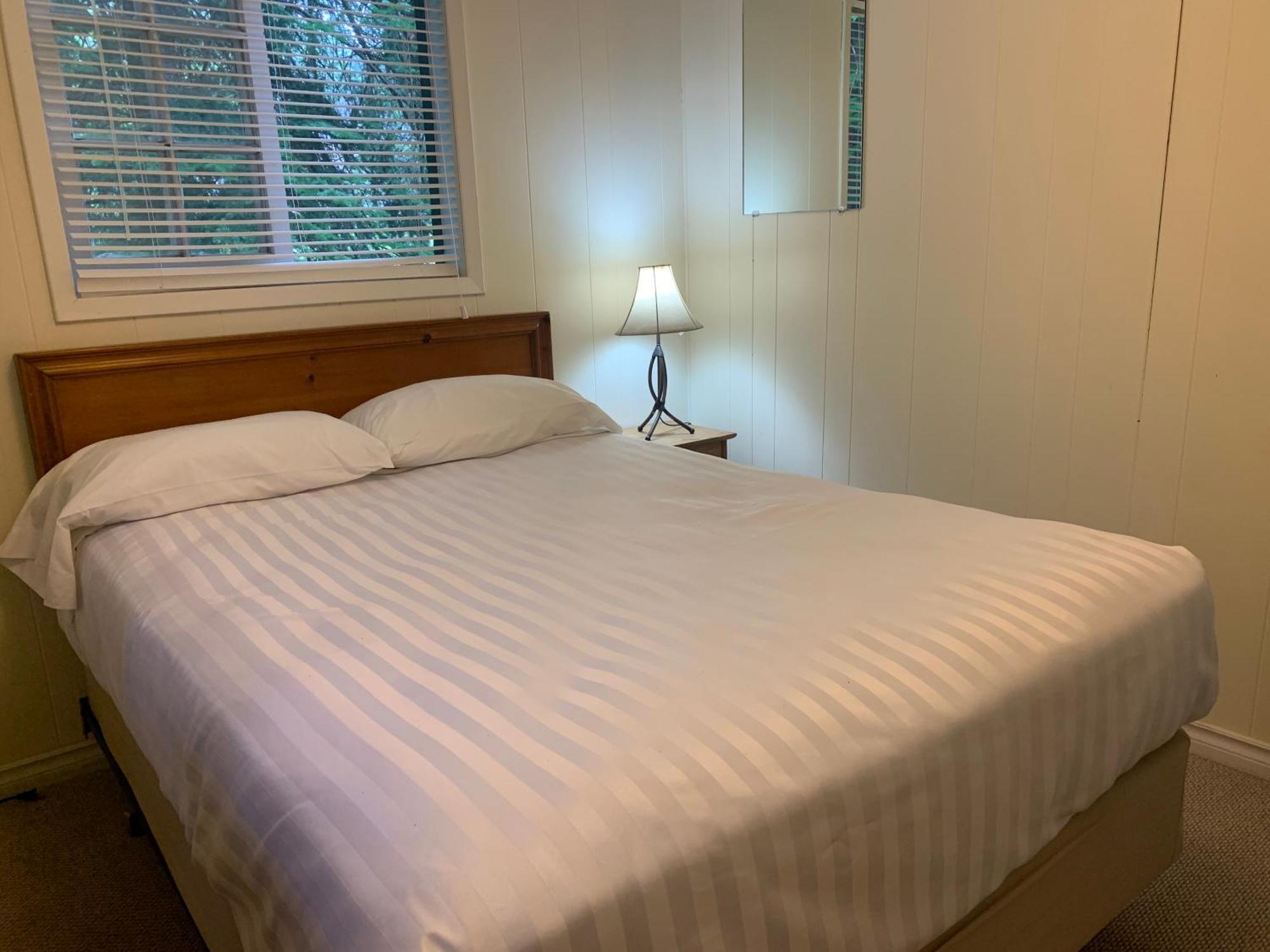 Colonial Bay Motel And Cottages Huntsville Eksteriør bilde