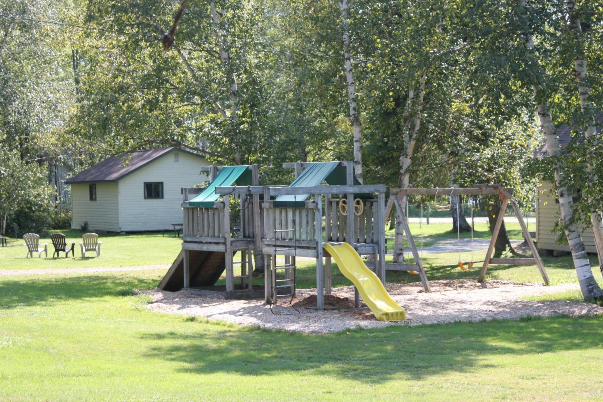 Colonial Bay Motel And Cottages Huntsville Eksteriør bilde