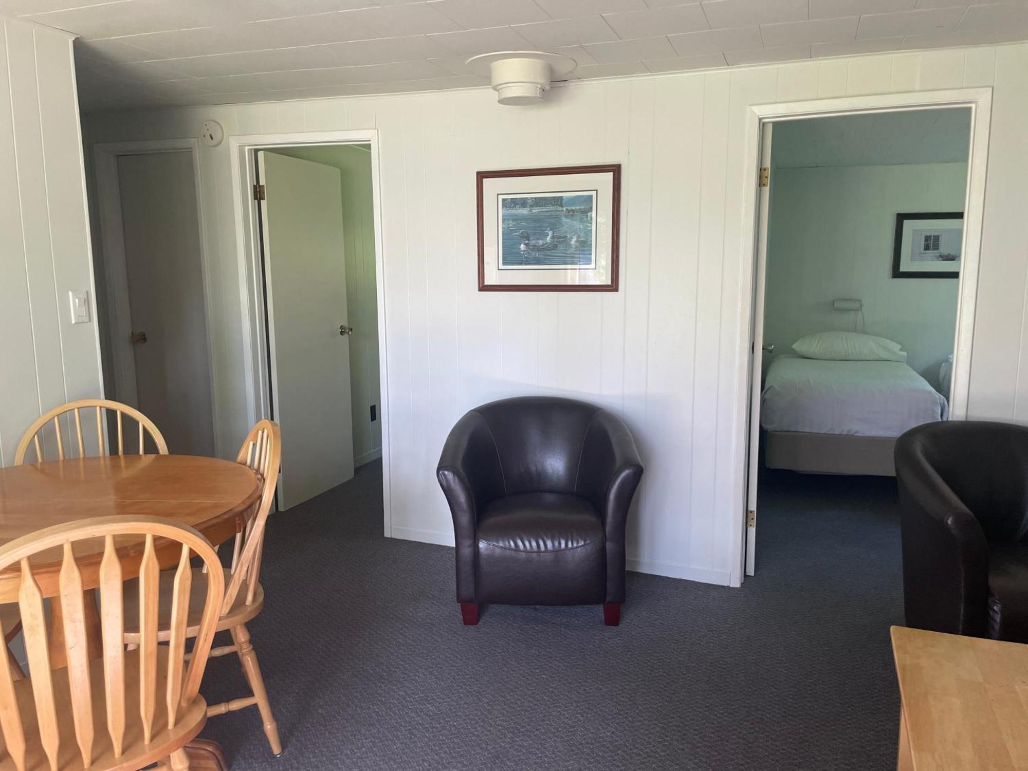 Colonial Bay Motel And Cottages Huntsville Eksteriør bilde